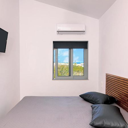Bona'S Guest House Agia  外观 照片