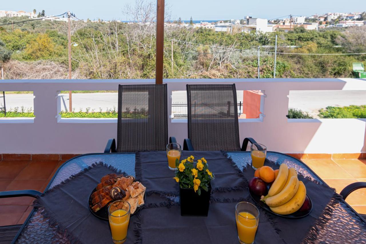 Bona'S Guest House Agia  外观 照片