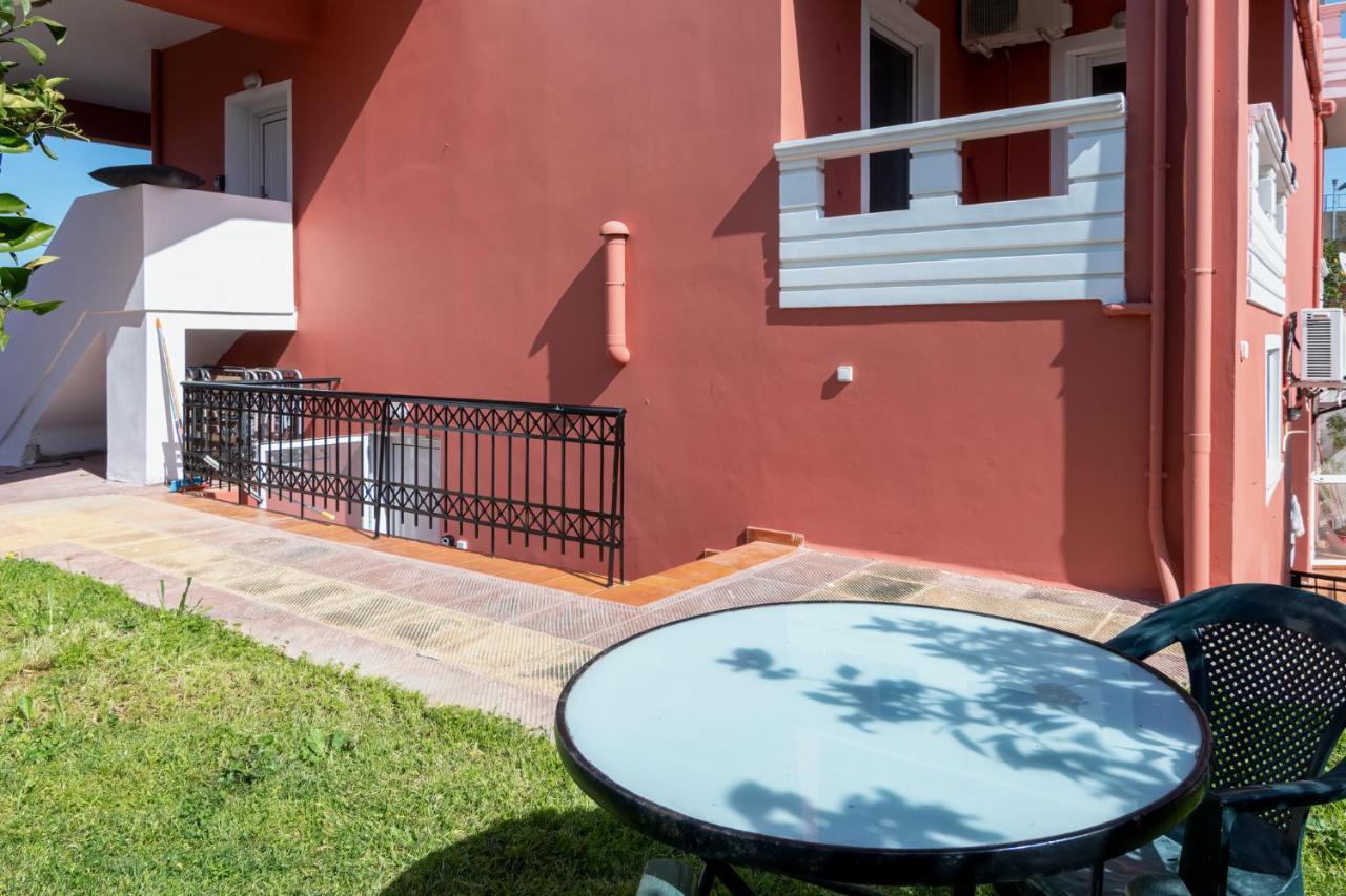 Bona'S Guest House Agia  外观 照片