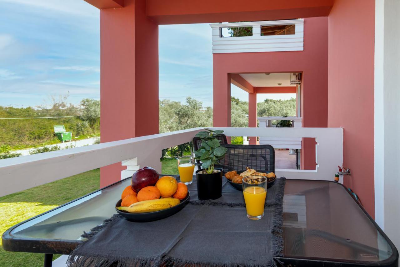 Bona'S Guest House Agia  外观 照片