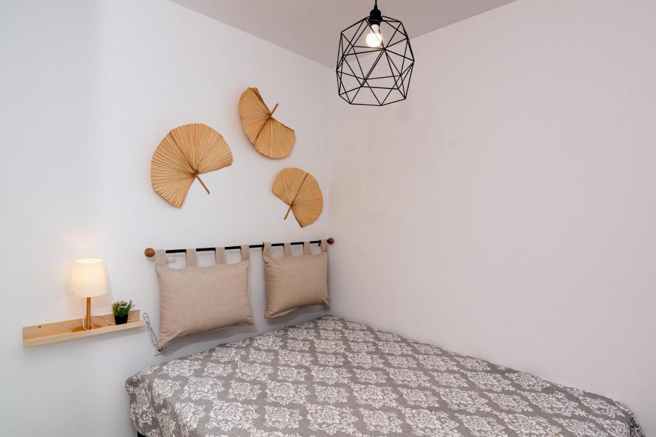 Bona'S Guest House Agia  外观 照片