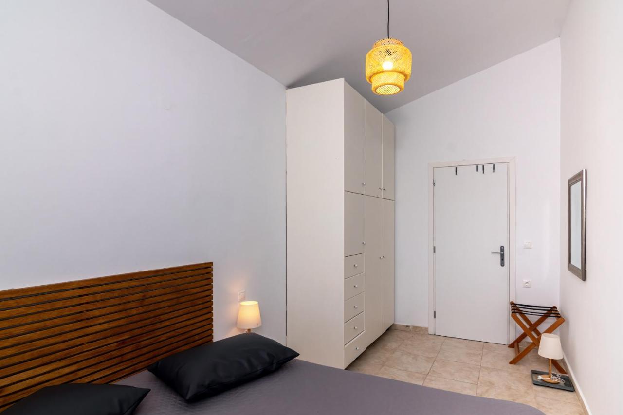 Bona'S Guest House Agia  外观 照片