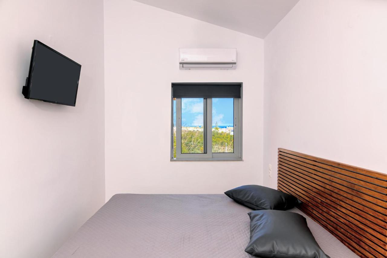 Bona'S Guest House Agia  外观 照片