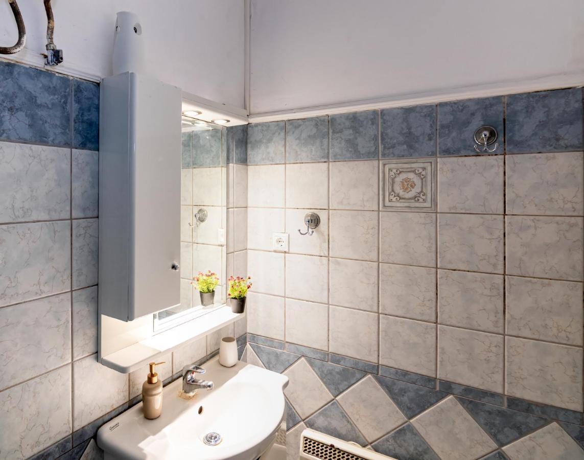 Bona'S Guest House Agia  外观 照片