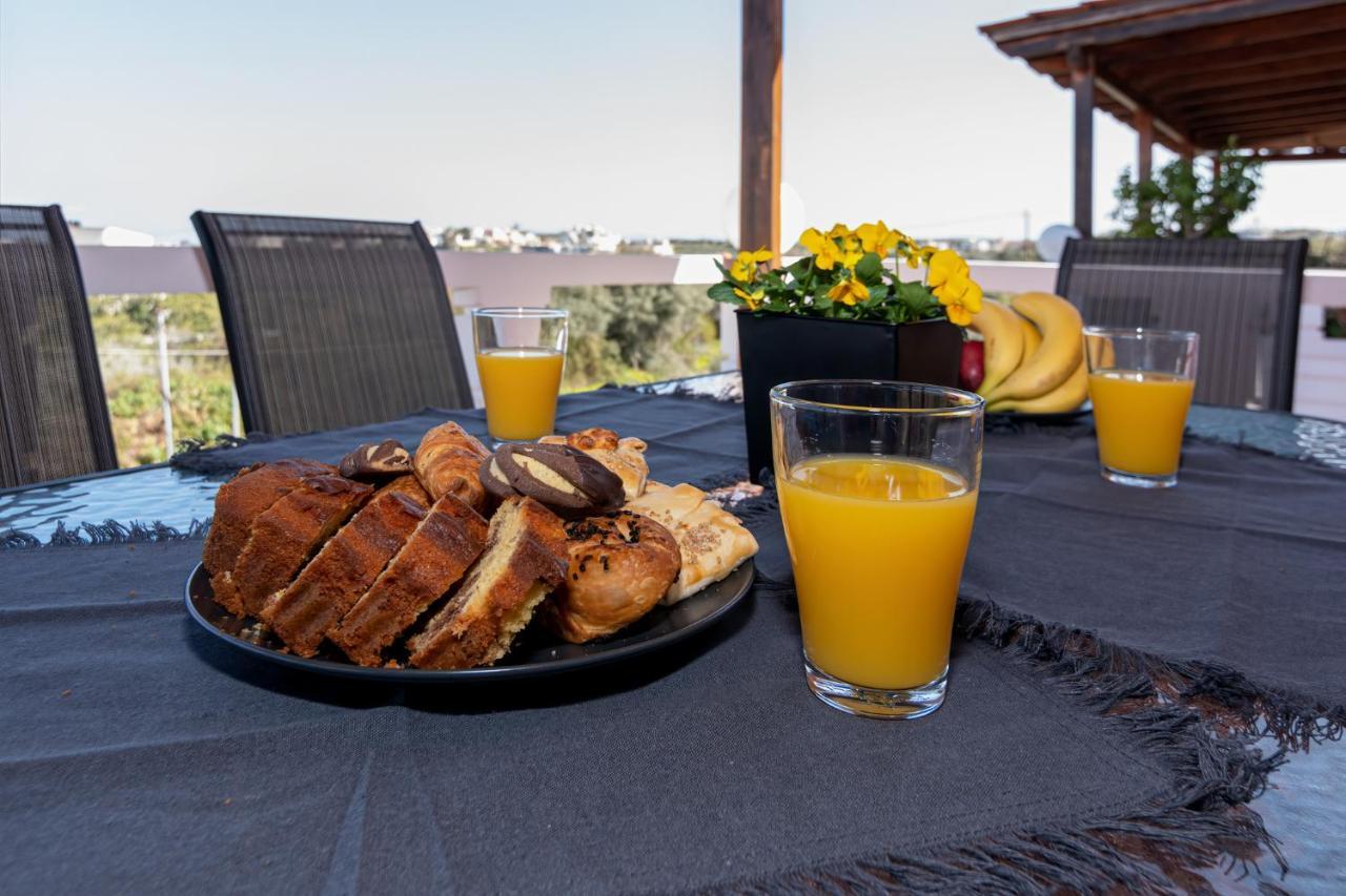 Bona'S Guest House Agia  外观 照片