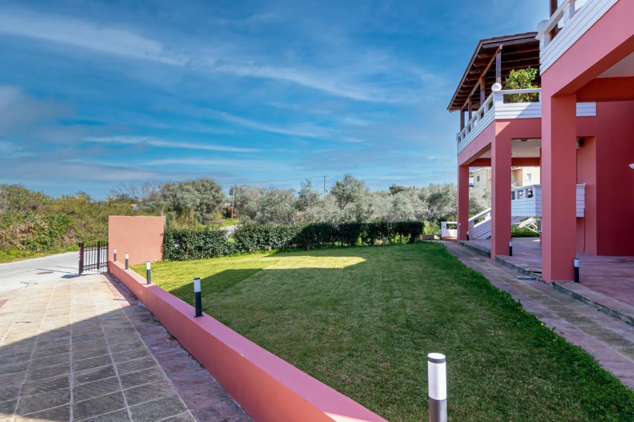 Bona'S Guest House Agia  外观 照片